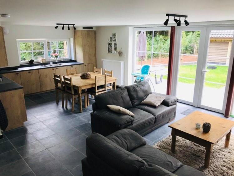 Vakantiewoning D'Hoppe Flobecq Zewnętrze zdjęcie